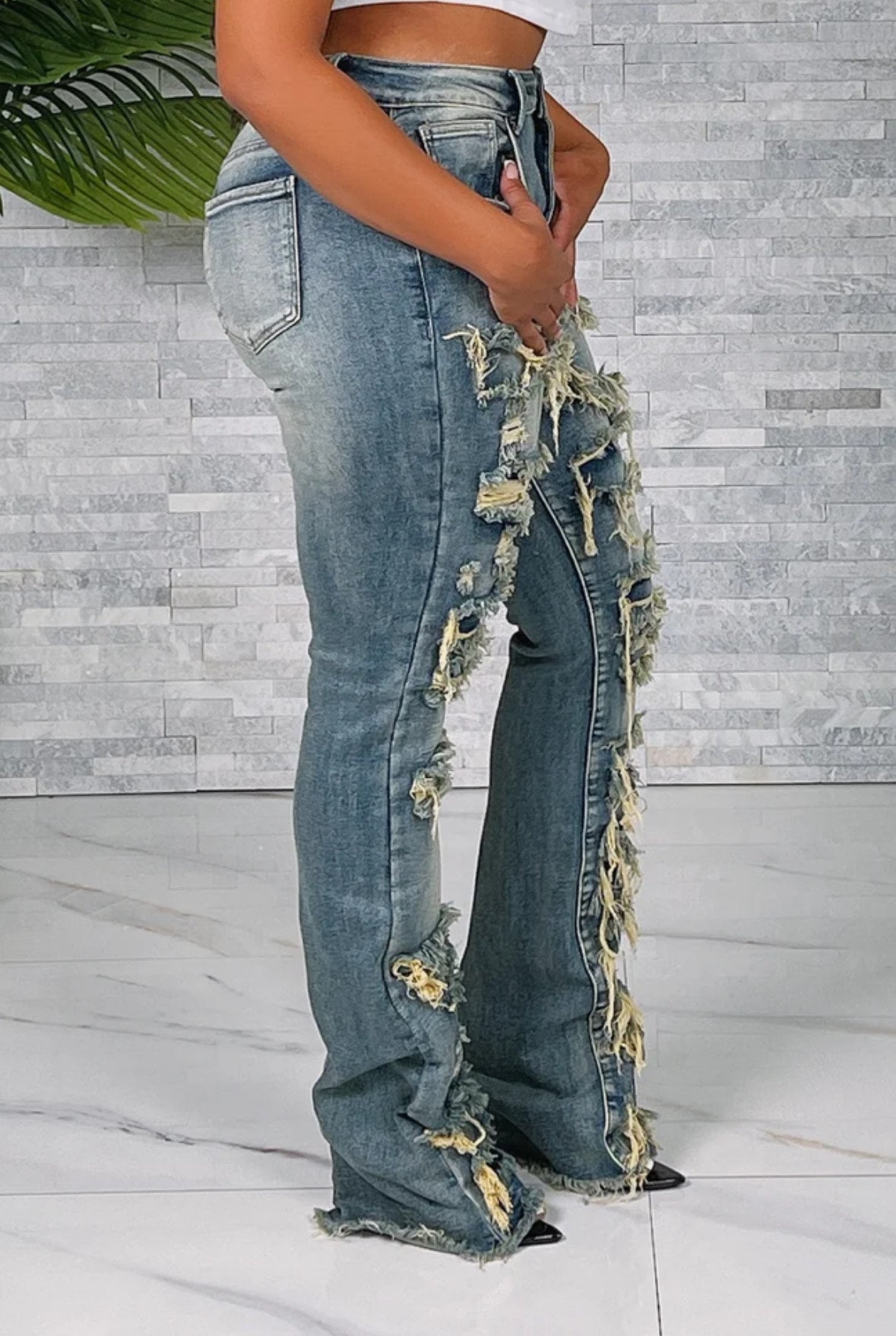 HEAVY FRAYED STACKED JEANS